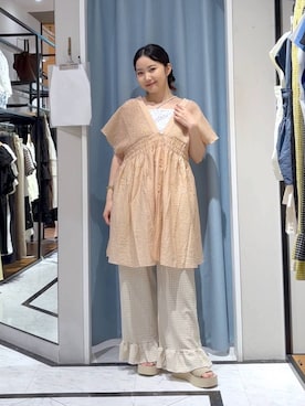 「LOWRYS FARM（ローリーズファーム）のシャーリングチュニックフレンチスリーブ　 581468（シャツ/ブラウス、ブラウン系）」を使った、たのさん（レディース・148cm）の夏コーディネート