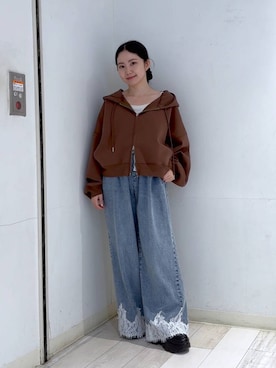 「LOWRYS FARM（ローリーズファーム）のＺＩＰショートフーディ　588894（パーカー、ブラウン系）」を使った、たのさん（レディース・148cm）の秋コーディネート