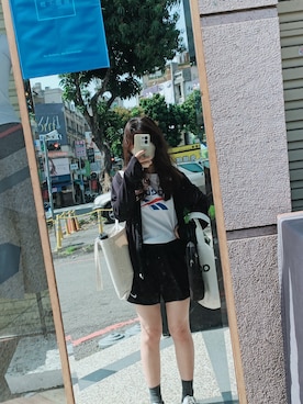 「NIKE(ナイキ)のアイテム(カーゴパンツ)」を使った、Roxanne Liuさん(レディース・157cm)の春コーディネート