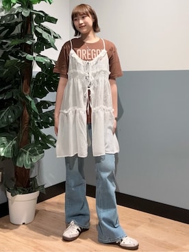 「SOMETHING（サムシング）のSOMETHING(サムシング)【レディース】「LISA」フレアパンツ（デニムパンツ、ブルー系）」を使った、かわもっちゃんさん（レディース）の春コーディネート