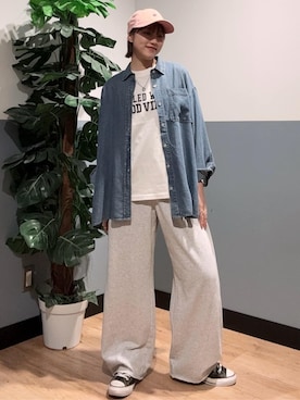 「Right-on（ライトオン）のHONEYSUCKLE ROSE(ハニーサックルローズ)ＣＯＯＬＴＯＵＣＨデニムビッグシャツ（シャツ/ブラウス、ブルー系）」を使った、かわもっちゃんさん（レディース）の夏コーディネート