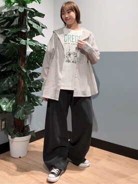 「Right-on（ライトオン）のHONEYSUCKLE ROSE(ハニーサックルローズ)シアーチェックフードシャツ（シャツ/ブラウス、ブラック系）」を使った、かわもっちゃんさん（レディース）の春コーディネート
