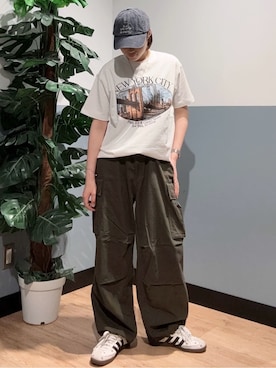 「BACK NUMBER（バックナンバー）のBACK NUMBER(バックナンバー)アートグラフィックＴシャツ（Tシャツ/カットソー、ホワイト系）」を使った、かわもっちゃんさん（レディース）の春コーディネート
