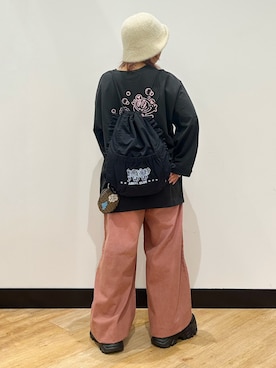 「Right-on（ライトオン）の【エンジェルブルー】丸型ポーチ（ポーチ、ブラウン系）」を使った、ミーさん（レディース）の秋コーディネート