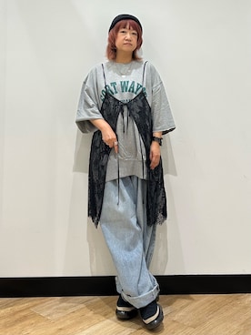 「Right-on（ライトオン）のHONEYSUCKLE ROSE(ハニーサックルローズ)【サマスウェ】カレッジロゴＴシャツ（Tシャツ/カットソー、グレー系）」を使った、ミーさん（レディース）の秋コーディネート