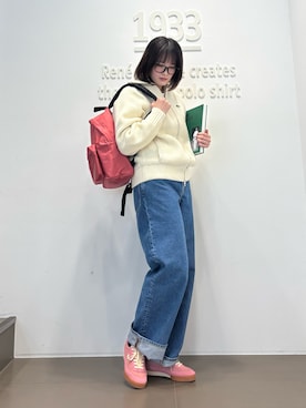 「アイテム（バックパック/リュック）」を使った、アキナさん（レディース・168cm）の秋コーディネート