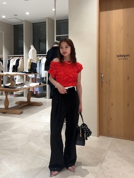 「mystic（ミスティック）の《新色RED》ふわふわシャーリングTシャツ（Tシャツ/カットソー、レッド系）」を使った、田村怜奈さん（レディース・154cm）の夏コーディネート