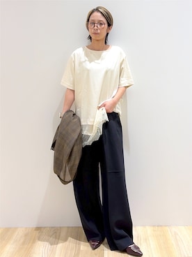 「OPAQUE.CLIP（オペークドットクリップ）の裾レースアシメカットソー【洗濯機OK】（Tシャツ/カットソー、ホワイト系）」を使った、えりさん（レディース・156cm）の秋コーディネート