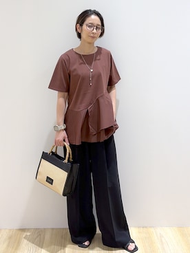 「OPAQUE.CLIP（オペークドットクリップ）のペプラムドッキングカットソー【洗濯機OK】（Tシャツ/カットソー、ブラウン系）」を使った、えりさん（レディース・156cm）の夏コーディネート