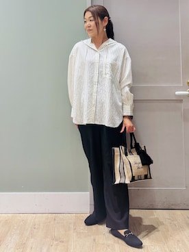 「grove（グローブ）の【貴島明日香さん着用/洗える】大人のストライプ フーディシャツ（シャツ/ブラウス、ベージュ系）」を使った、Komi☆さん（レディース・159cm）の春コーディネート