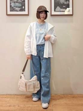 「SHOO・LA・RUE（シューラルー）の【ひんやり/S-LL/体型カバー】ペプラムフリルとゴールドパーツが女性らしい UVパーカ（ブルゾン、ホワイト系）」を使った、まあるさん（レディース・158cm）の春コーディネート