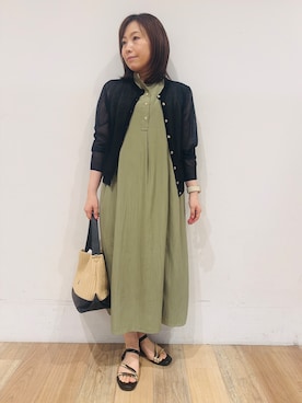 「grove（グローブ）の高評価！【洗える/名品】大人の透け感、シアーカーディガン（カーディガン/ボレロ、ブラック系）」を使った、miさん（レディース・151cm）の夏コーディネート