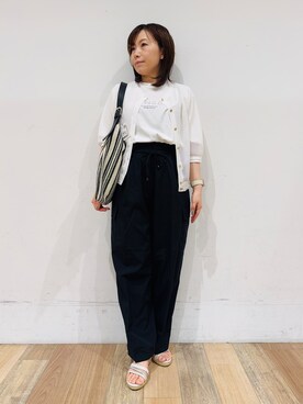 「grove（グローブ）の【貴島明日香さん着用・洗える】透けない、大人のメッシュカーディガン（カーディガン/ボレロ、ホワイト系）」を使った、miさん（レディース・151cm）の春コーディネート