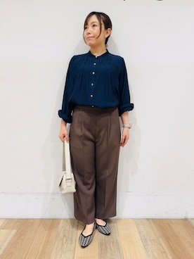 「grove（グローブ）の【お仕事◎】ヴィンテージサテンシャーリングブラウス（シャツ/ブラウス、ブルー系）」を使った、miさん（レディース・151cm）の秋コーディネート