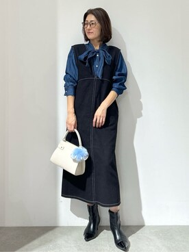 「アイテム（チャーム、ブルー系）」を使った、NAKAさん（レディース・161cm）の秋コーディネート