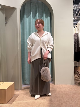 「Jena espace merveilleux(ジェナ エスパスメルヴェイユ)のバックタックパーカー(Tシャツ/カットソー、ホワイト系)」を使った、karenさん(レディース・149cm)の秋コーディネート