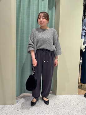 「Jena espace merveilleux(ジェナ エスパスメルヴェイユ)の〈9/18インスタライブご紹介アイテム〉【ふんわり軽やか】モヘア混ニット(ニット/セーター、グレー系)」を使った、karenさん(レディース・149cm)の秋コーディネート