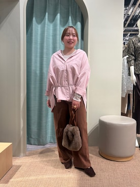 「Jena espace merveilleux(ジェナ エスパスメルヴェイユ)のピーチスキンシャツ(シャツ/ブラウス、ピンク系)」を使った、karenさん(レディース・149cm)の秋コーディネート