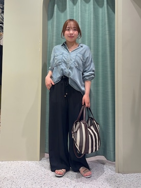 「Jena espace merveilleux(ジェナ エスパスメルヴェイユ)の【夏まで着れる長袖】【サラサラデニム】テンセルデニムシャツ(シャツ/ブラウス、ブルー系)」を使った、karenさん(レディース・149cm)の夏コーディネート
