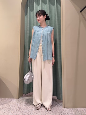 「Jena espace merveilleux（ジェナ　エスパスメルヴェイユ）のガーゼノースリシャツ（シャツ/ブラウス、ブルー系）」を使った、jnmizukiさん（レディース・158cm）の夏コーディネート