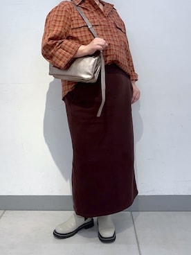 「アイテム（ショルダーバッグ、ゴールド系）」を使った、こばさん（レディース・169cm）の秋コーディネート