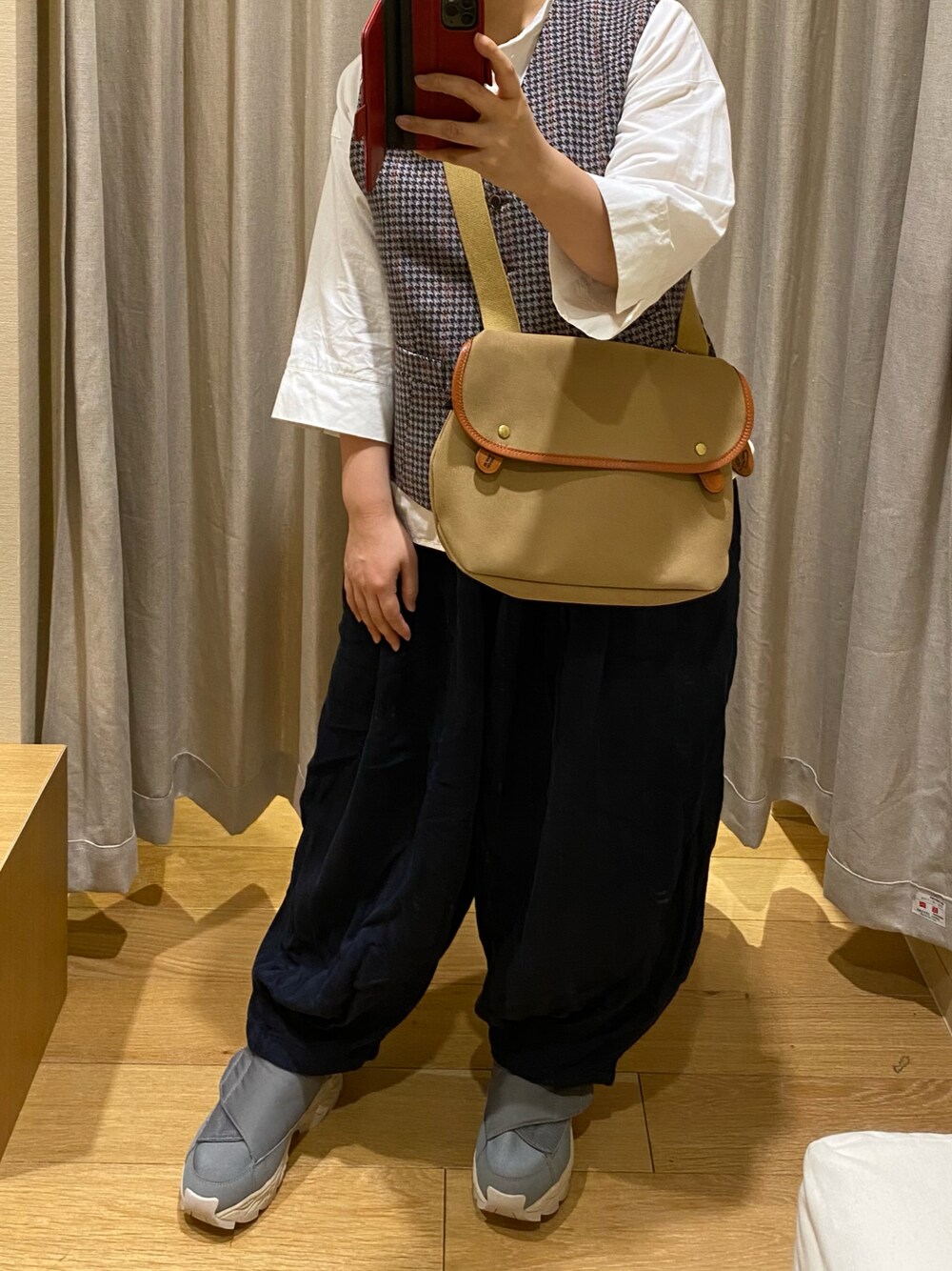 「無印良品のアイテム（シャツ/ブラウス、ホワイト系）」を使った、ゆうき。さん（レディース・159cm）の秋コーディネートの1枚目の写真