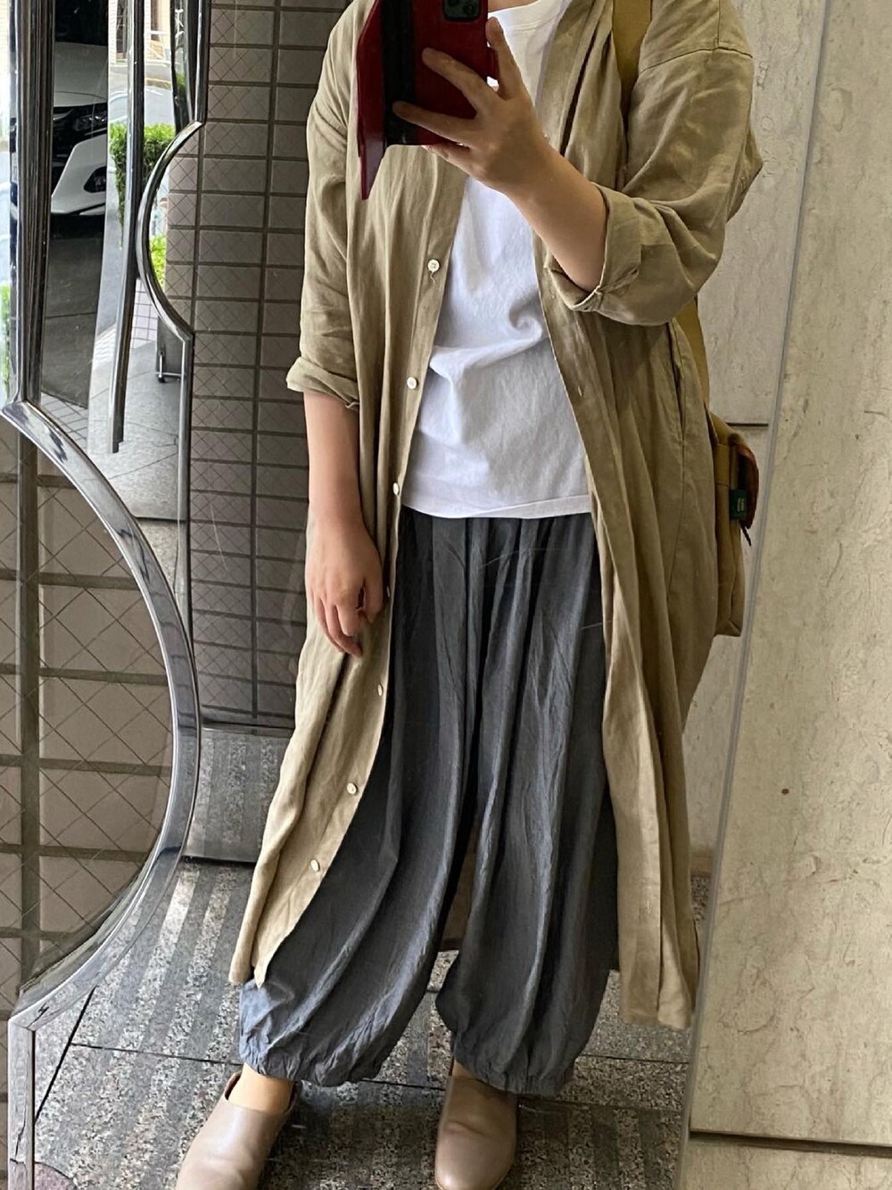 「UNIQLOのコットンリラックスフレンチスリーブT（半袖）（Tシャツ/カットソー、ホワイト系）」を使った、ゆうき。さん（レディース・159cm）の夏コーディネートの1枚目の写真