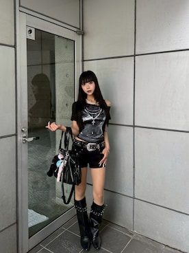 「lilful（リルフル）のスタッズアクセント デニムショートパンツ（デニムパンツ、ブラック系）」を使った、pomurrrさん（レディース・155cm）の春コーディネート