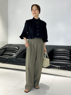 「SLOBE IENA（スローブイエナ）の《4サイズ展開》ベルテット2タックストレートパンツ（スラックス、グリーン系）」を使った、nabeさん（レディース・150cm）の春コーディネート