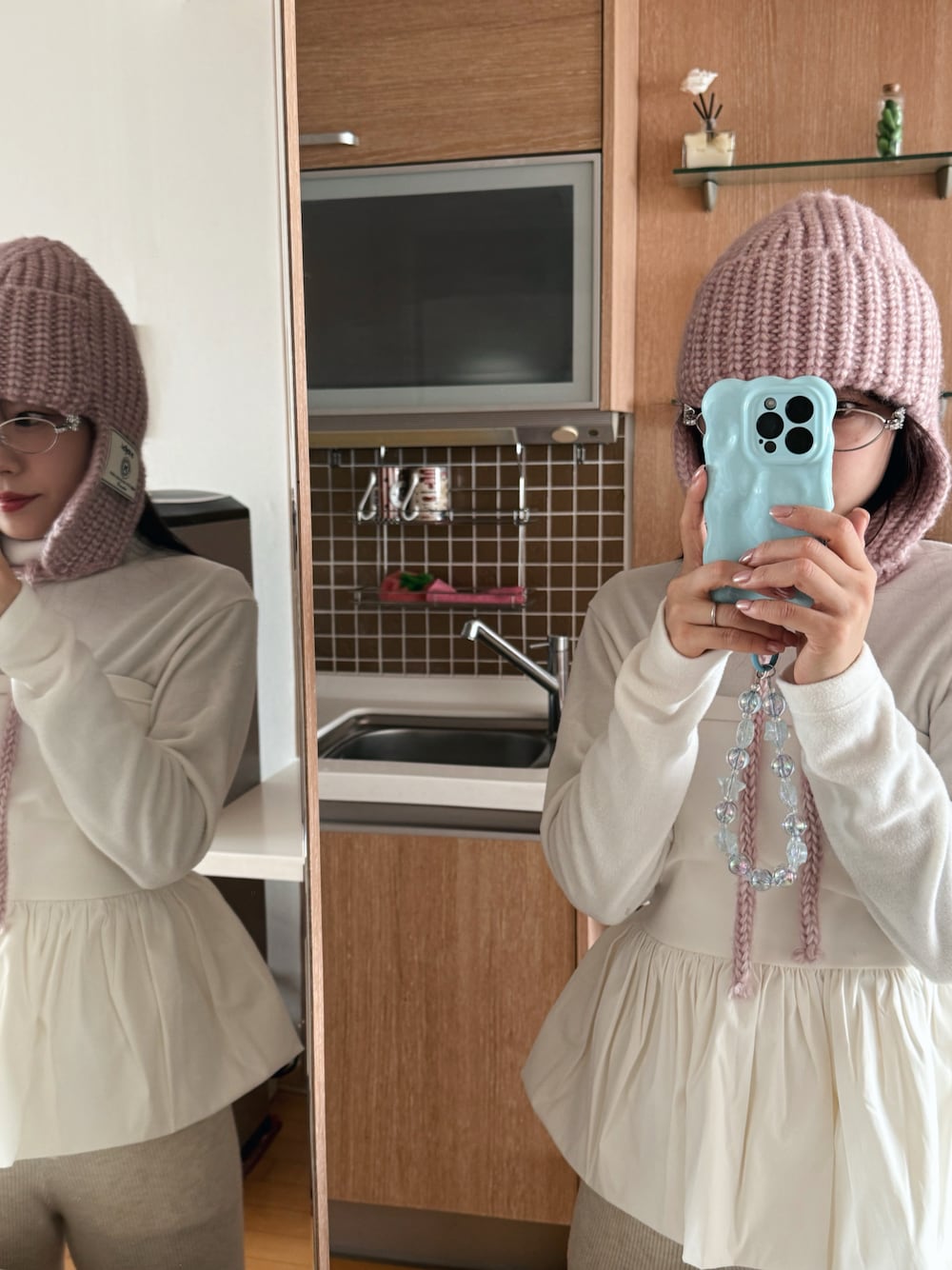 「UNIQLO、searoomlynn、gentlemonster、フライトニットキャップ、ニット帽、耳付き帽子、ヒートテック、リブニットパンツ、冬コーデ、韓国ファッション」｜「leterieのアイテム（ニットキャップ/ビーニー、ピンク系）」を使った、sayocoさん（レディース・154cm）の冬コーディネートの1枚目の写真