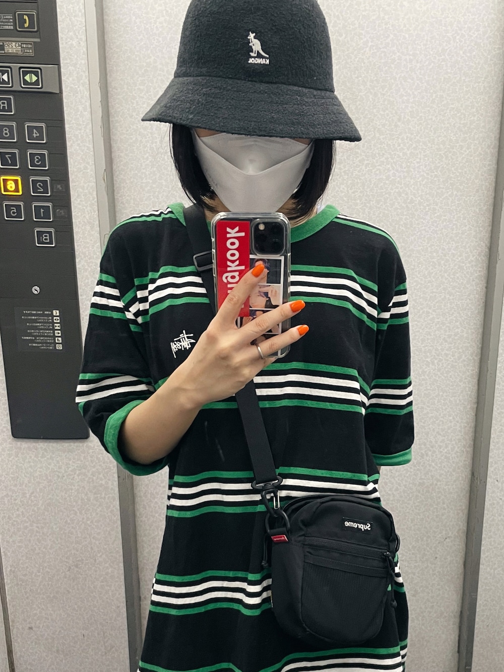 「KANGOL、stussy、supreme、ボーダートップス、ハットコーデ」｜「KANGOLのKANGOL Bermuda Casual バミューダカジュアル メトロハット（ハット、グレー系）」を使った、sayocoさん（レディース・154cm）の夏コーディネートの1枚目の写真