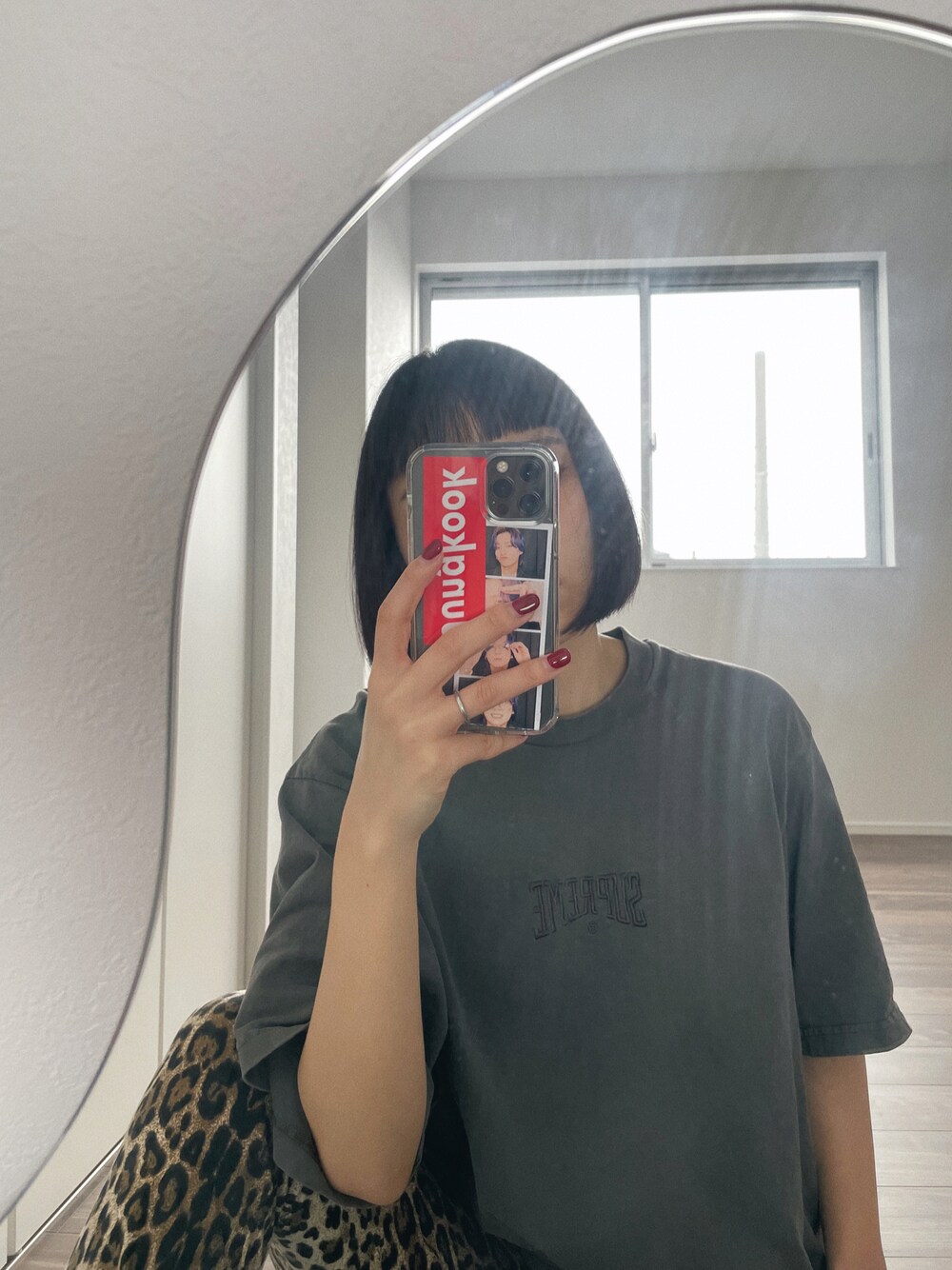 「supreme、jouetie、ヒョウ柄パンツ、BigT、ボブヘアー、ミラーセルフィー」｜「Supreme のアイテム（Tシャツ/カットソー、グレー系）」を使った、sayocoさん（レディース・154cm）の夏コーディネートの1枚目の写真
