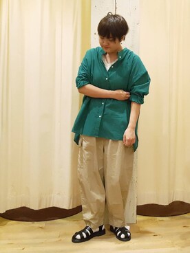 「Samansa Mos2（サマンサ モスモス）のビックシルエットバンドカラーシャツ（シャツ/ブラウス）」を使った、やまさん（レディース・167cm）の春コーディネート