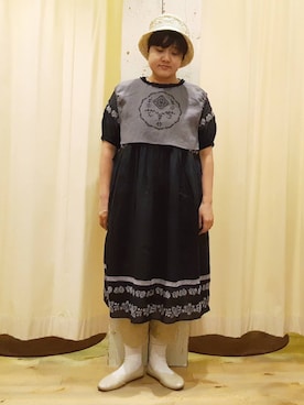 「刺繍」｜「アイテム（カーゴパンツ）」を使った、やまさん（レディース・167cm）の春コーディネート