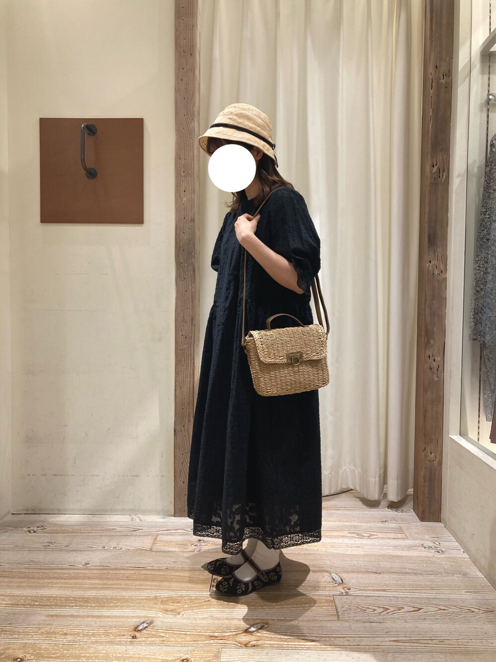 「春服コーデ、大人コーデ、オトナカジュアル、おしゃれさんと繋がりたい、プチプラコーデ、ootd、いいね返し、フォロー返します」｜「Samansa Mos2のペーパーカゴショルダーバッグ（ハンドバッグ、ベージュ系）」を使った、のん。  【相互】◡̈さん（レディース・158cm）の春コーディネートの1枚目の写真