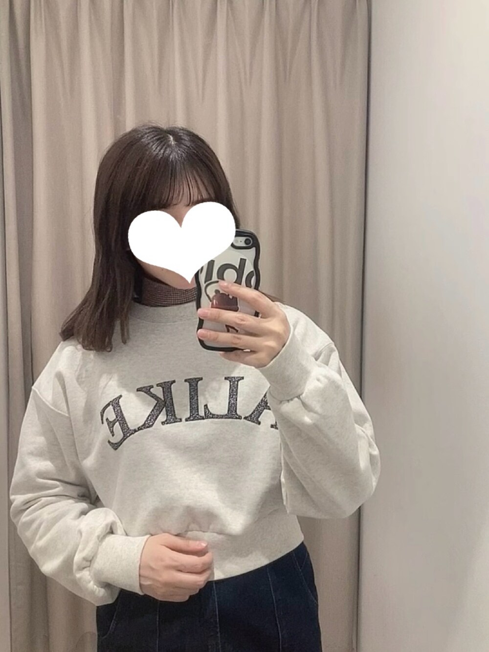 「デニムコーデ、キレイめカジュアル、オトナカワイイ、ショート丈トップス、スウェット、いいね返し、フォロー返します、いいね、save、フォローお願いします🤑」｜「KBFのアイテム（スウェット、グレー系）」を使った、のん。  【相互】◡̈さん（レディース・158cm）の春コーディネートの1枚目の写真