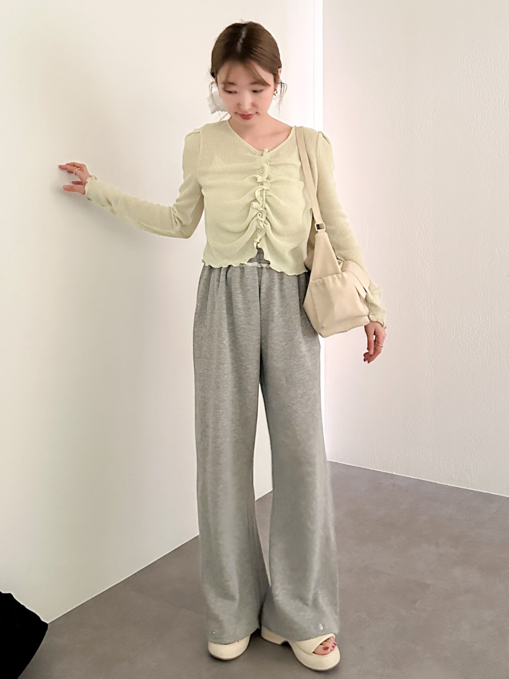 スウェットパンツ（グレー系）を使った「ライムグリーン」の人気