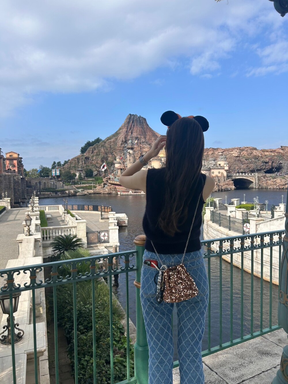 LE CIEL BLEU（ルシェルブルー）の「ダイアモンドパンチデニム