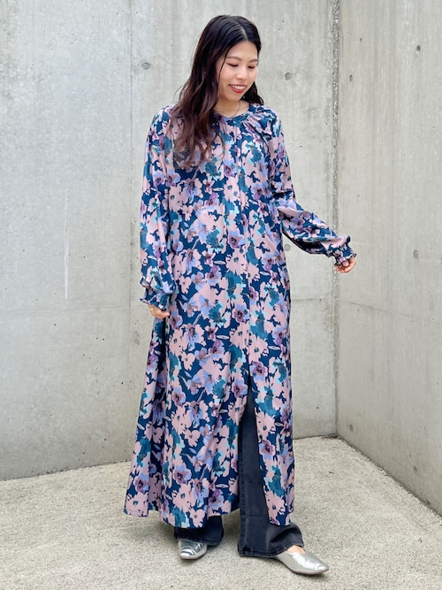 『花柄シャーリングギャザーワンピース』