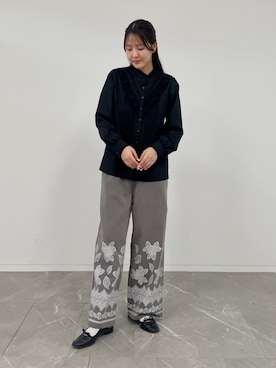 「somari imagination（ソマリ イマジネーション）のコットンレースピンタックブラウス（シャツ/ブラウス、ブラック系）」を使った、osharewalker staffさん（レディース・153cm）の春コーディネート