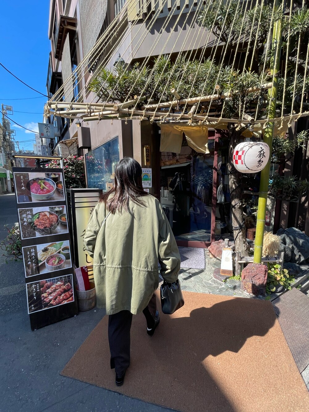 「古着MIX、古着、3peace、ユニクロ、UNIQLO、ブラウンパンツ、ローファー、HARUTA、Topologie、スマホショルダー、軍物、poik、浅草、ミリタリージャケット、ミリタリー」｜「3Peaceのアイテム（ミリタリージャケット、グリーン系）」を使った、Lunaさん（レディース・163cm）の冬コーディネートの1枚目の写真