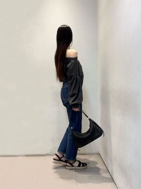 「CHARLES & KEITH（チャールズ & キース）のCalla カルラ ウーブン ショルダーバッグ（ショルダーバッグ、ブラック系）」を使った、CHARLES & KEITHさん（レディース・160cm）の春コーディネート