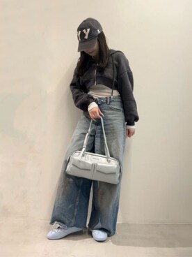 「CHARLES & KEITH（チャールズ & キース）のアイテム（スニーカー）」を使った、CHARLES & KEITHさん（レディース・160cm）の春コーディネート