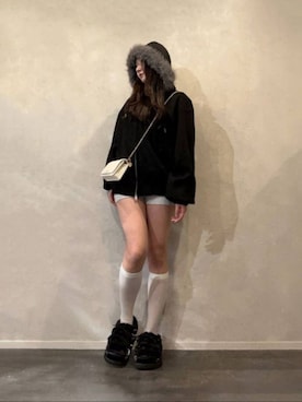 「アイテム（財布）」を使った、CHARLES & KEITHさん（レディース・160cm）の秋コーディネート