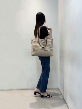 「CHARLES & KEITH（チャールズ & キース）のIda アイダ トートバッグ（トートバッグ、ブラウン系）」を使った、CHARLES & KEITHさん（レディース・160cm）の春コーディネート
