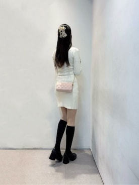 「アイテム（財布）」を使った、CHARLES & KEITHさん（レディース・160cm）の冬コーディネート