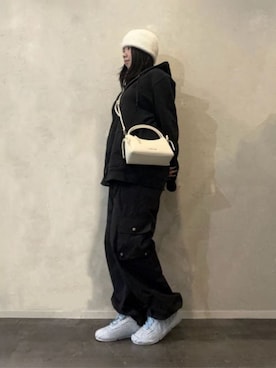 「CHARLES & KEITH（チャールズ & キース）のアイテム（スニーカー）」を使った、CHARLES & KEITHさん（レディース・160cm）の冬コーディネート