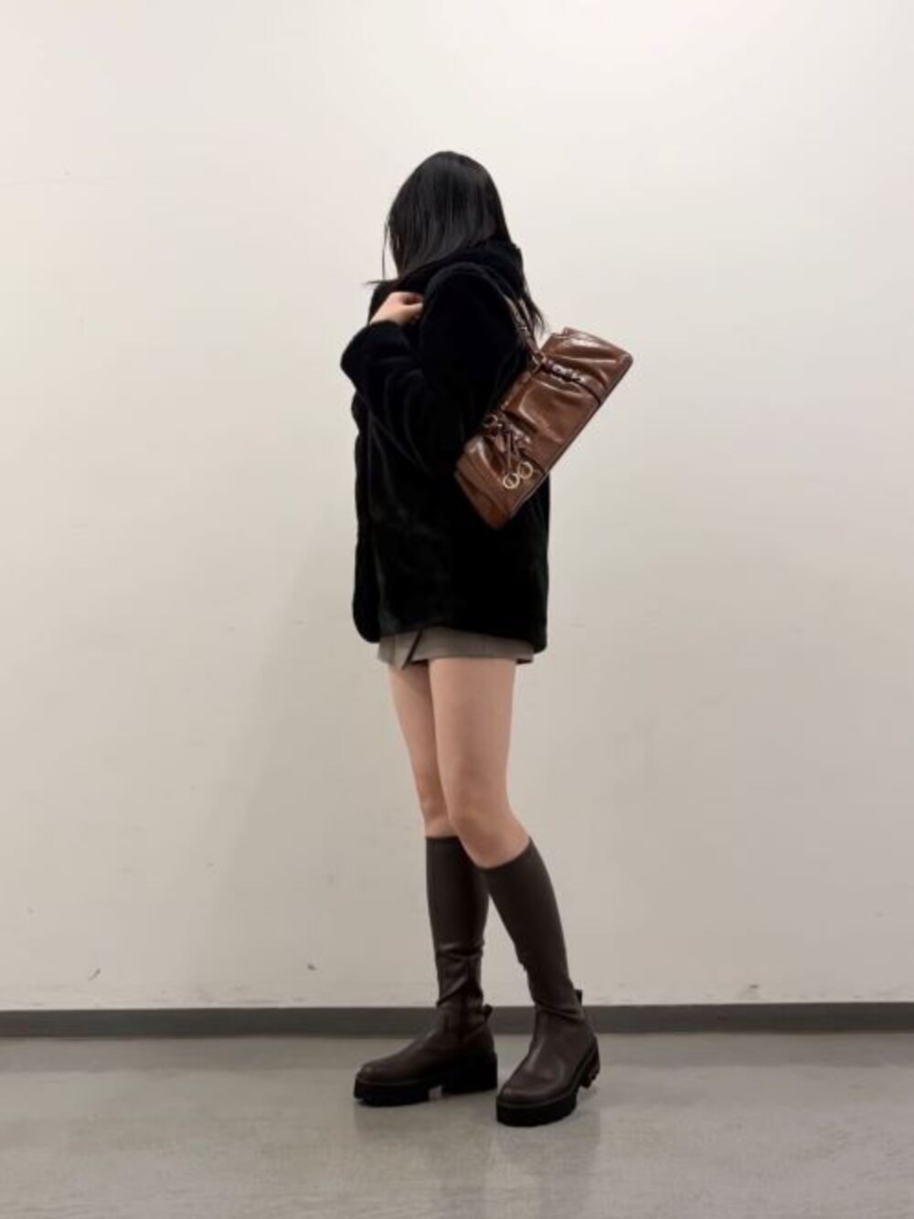 Imogen イモージェン チャンキープラットフォームロングブーツを使った