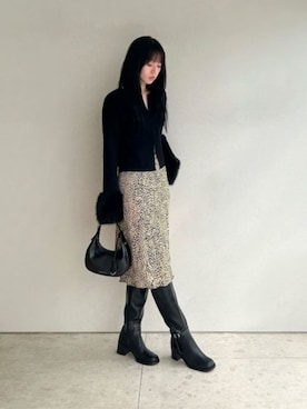 「CHARLES & KEITH（チャールズ & キース）のVega ベガ ホーボーバッグ（ショルダーバッグ、ブラック系）」を使った、CHARLES & KEITHさん（レディース・160cm）の秋コーディネート