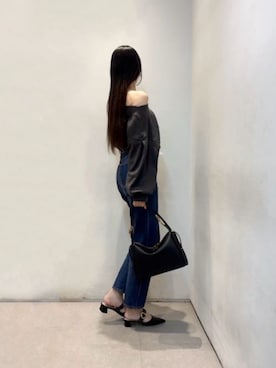 「CHARLES & KEITH（チャールズ & キース）のSepphe セフェ ツイルメタリックバックルポインテッドトゥヒールミュール（サンダル、ブラック系）」を使った、CHARLES & KEITHさん（レディース・160cm）の春コーディネート